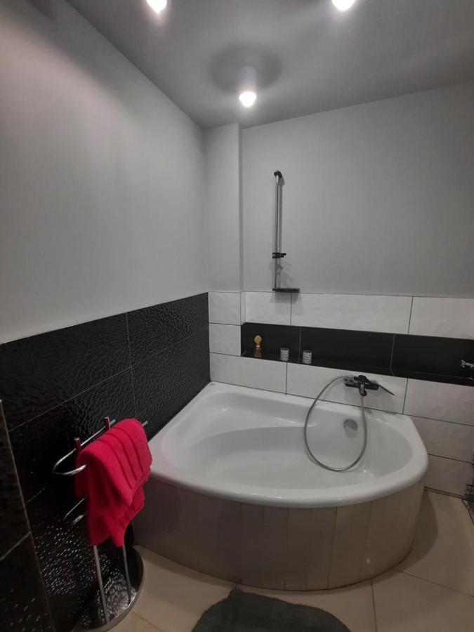 华沙Apartament Zorzy Przy Instytucie Kardiologii Anin公寓 外观 照片