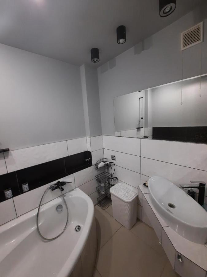 Apartament Zorzy Przy Instytucie Kardiologii Anin 华沙 外观 照片
